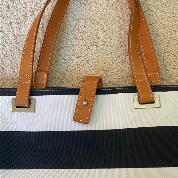 Lands’ End Tote - Picture 2 of 8